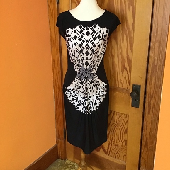 3 for 20 $ bundle BCBGMaxAzria Black and White Geometric Print Dress - Picture 8 of 13
